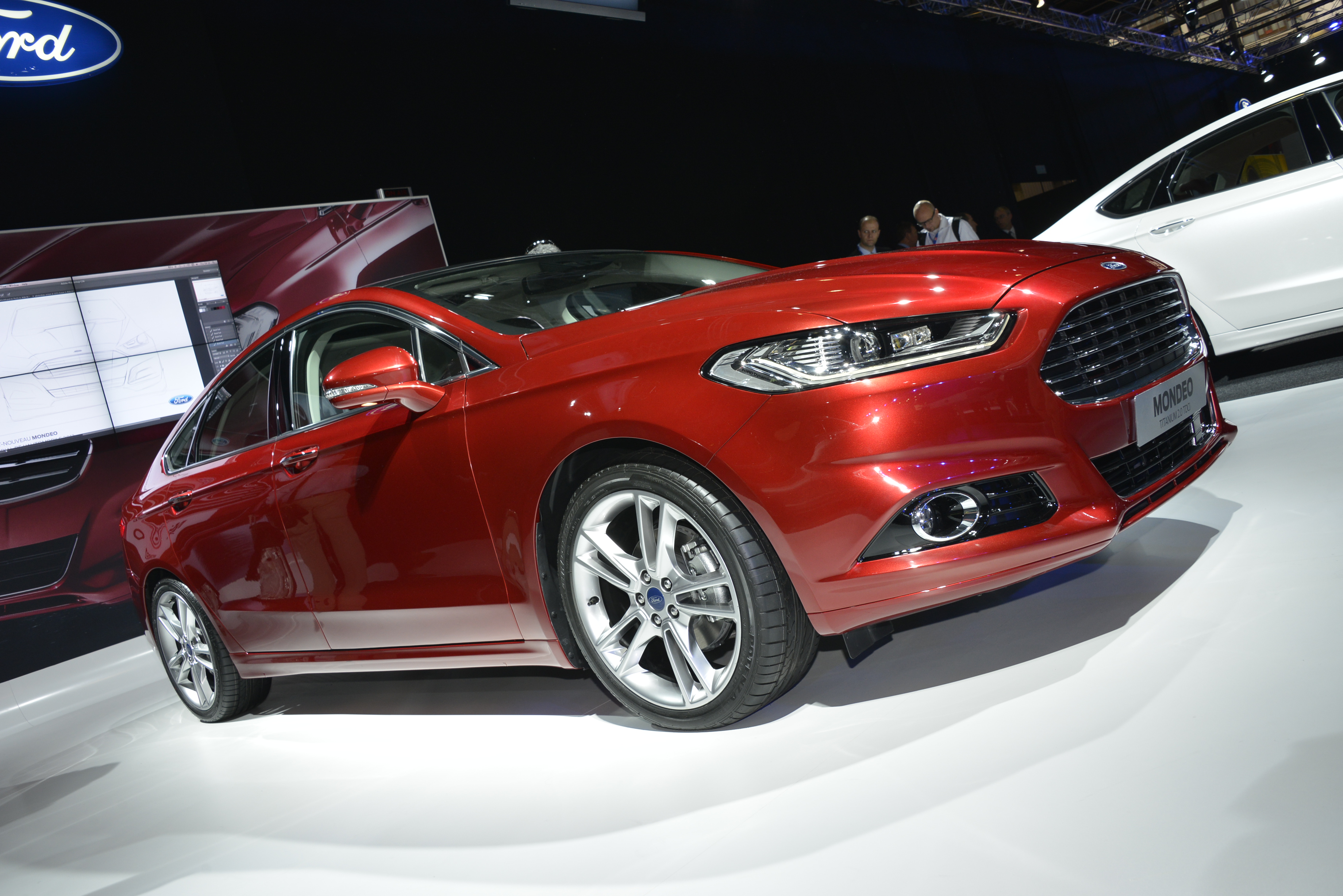 Na początek odrobina historii - ford mondeo zadebiutował w 1993 roku, jako ostateczny produkt pięcioletniego programu rozwojowego, wartego 3 miliardy funtów (4,6 miliarda dolarów). W 1994 roku model ten wywalczył tytuł Car of the Year. Przez ponad 21 lat na mondeo zdecydowało się ponad 4,5 mln kierowców w Europie. Samochód był tak popularny, że jego nazwa trafiła do leksykonu w Wielkiej Brytanii - na początku minionej dekady zwrot