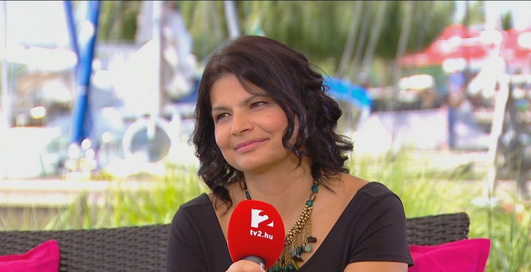 Húsz év után titokban elvált a férjétől a gyönyörű magyar színésznő