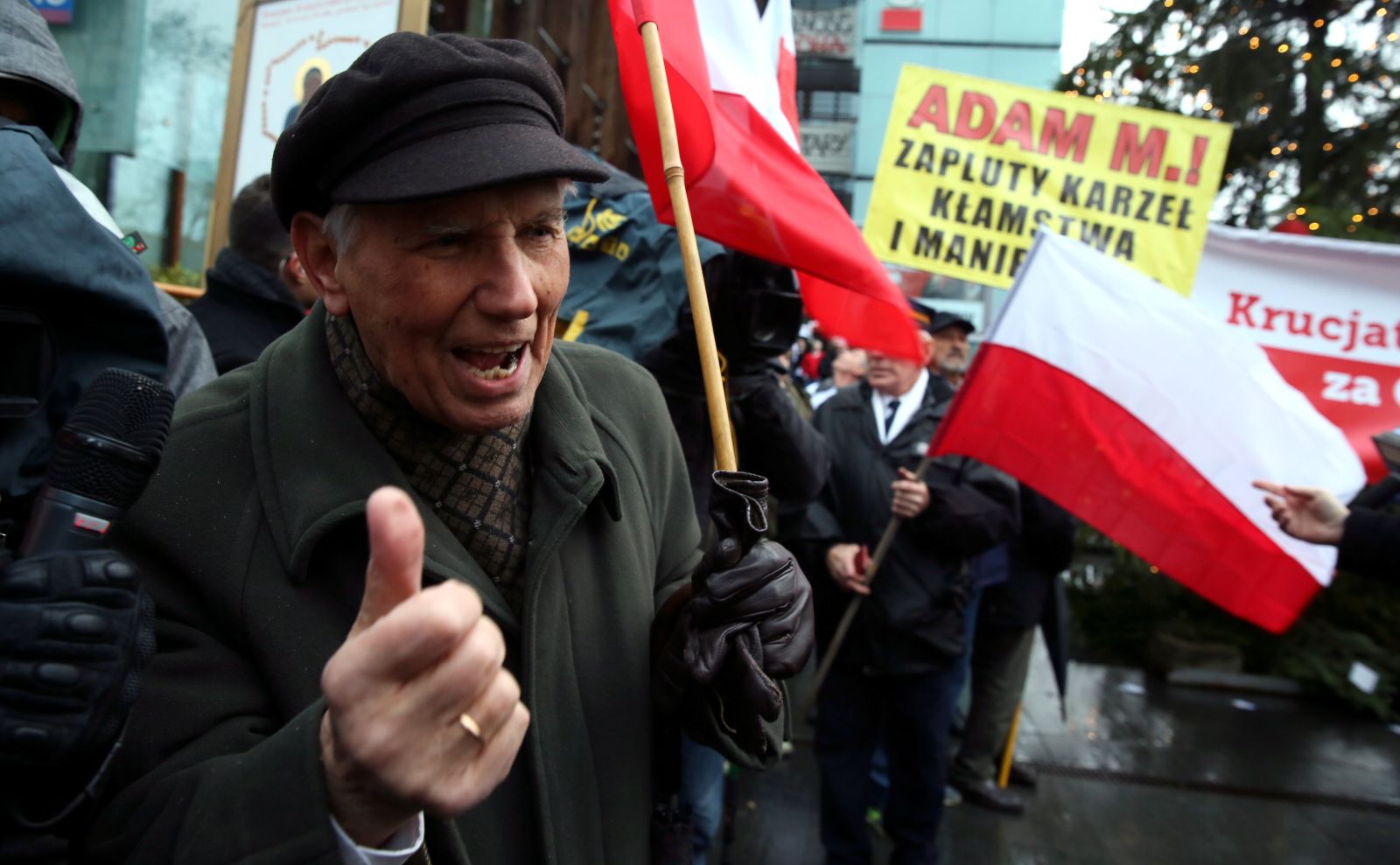 Protestowali - jak mówią - przeciwko kłamliwej propagandzie mainstreamowych mediów.