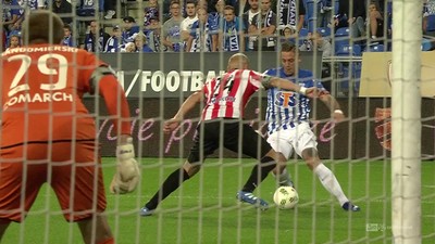Lech - Cracovia (0:0): Nielsen wreszcie pokazał próbkę możliwości. Efektowny rajd i groźny strzał Duńczyka