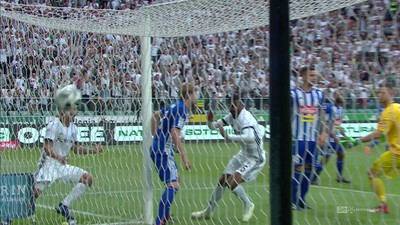 Legia - Wisła P. (1:0): Kuriozalna interwencja Daehnego skończyła się golem dla Legii. Niemiec... nabił piłką Cafu