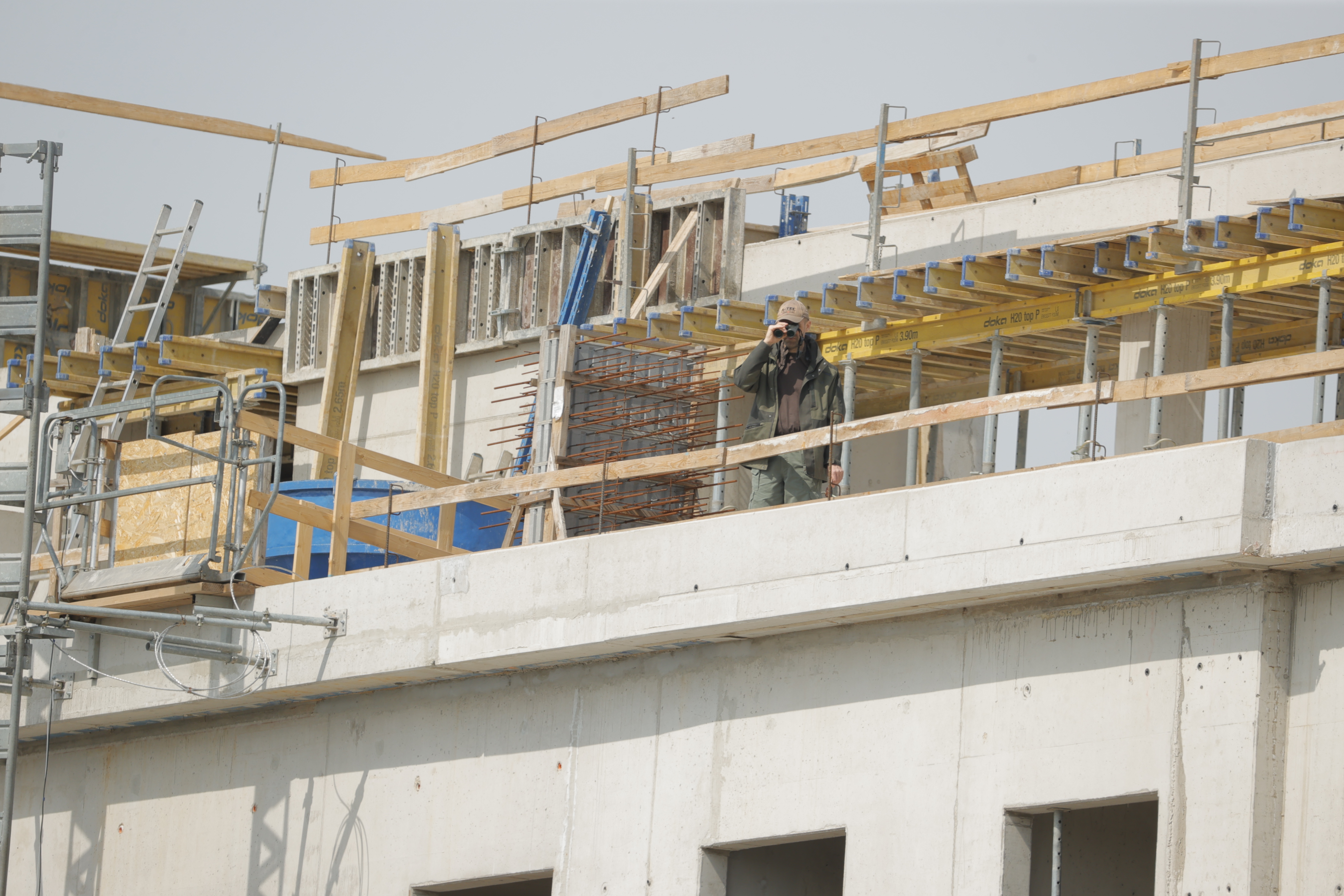 Így találkozott Ferenc pápa Novák Katalinnal - mesterlövészek a tetőkön - fotók a Sándor-palotából!