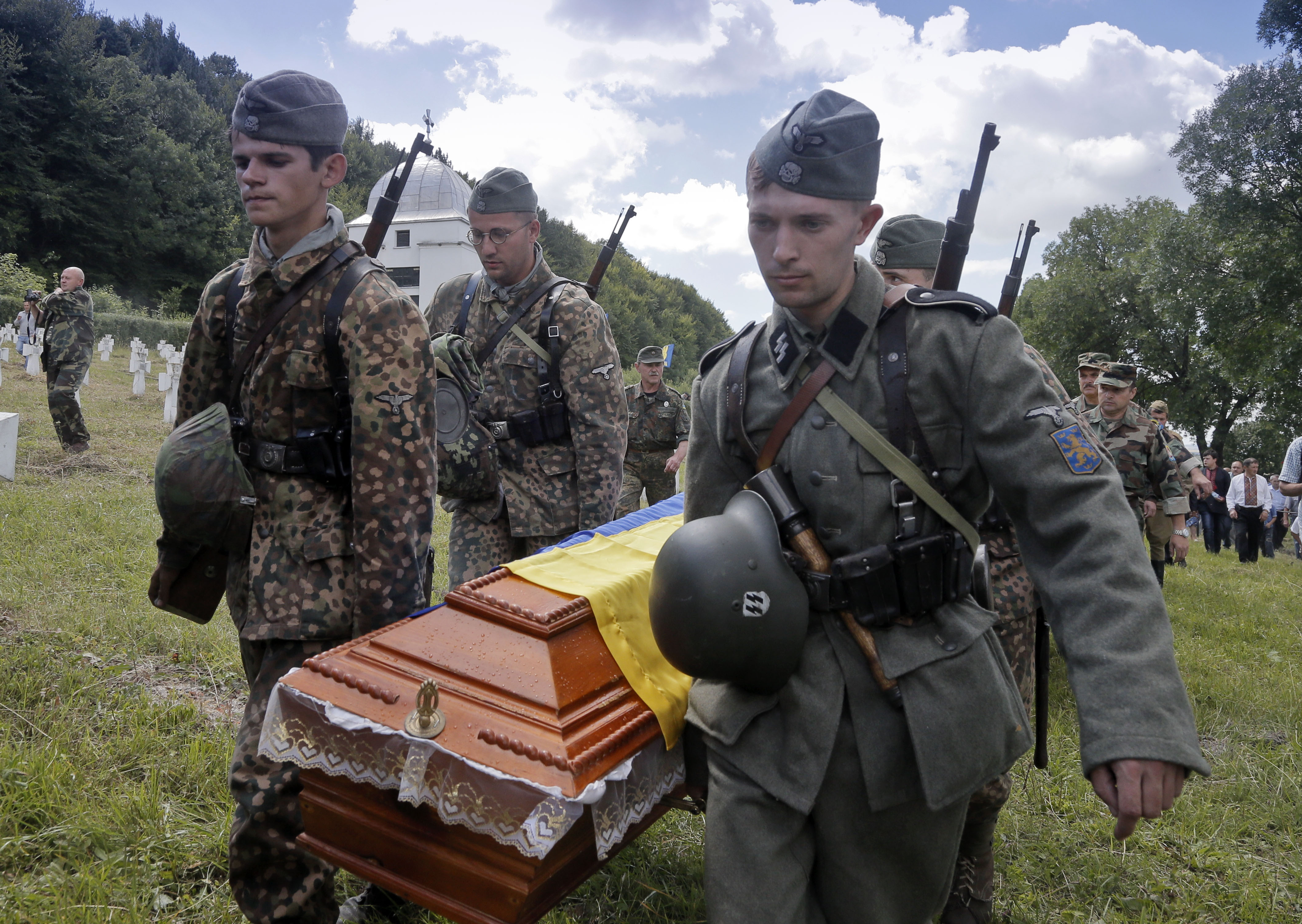Ukraińskie grupy rekonstrukcyjne przypominają o SS-Galizien