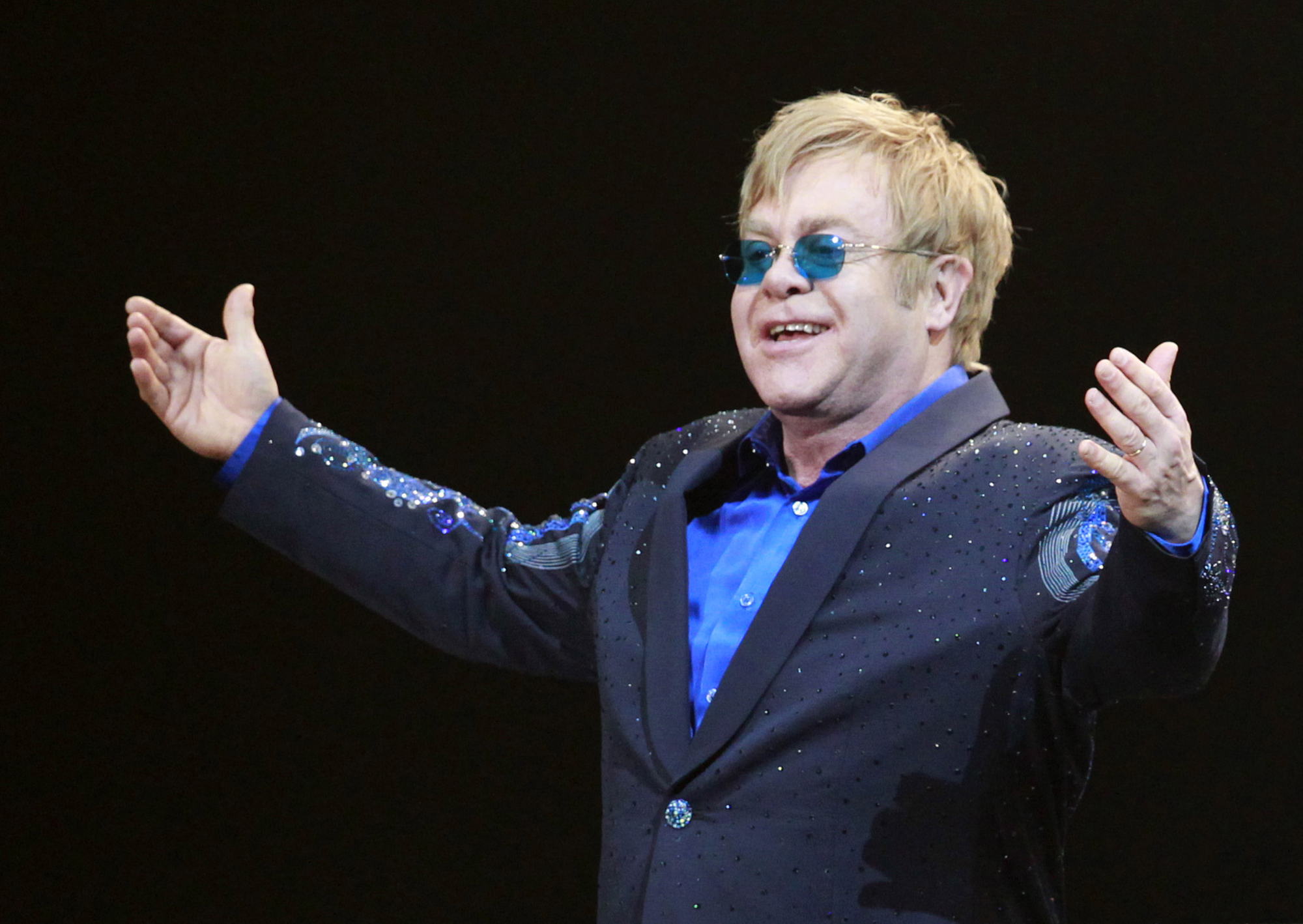 3. Elton John – 80 milionów dolarów