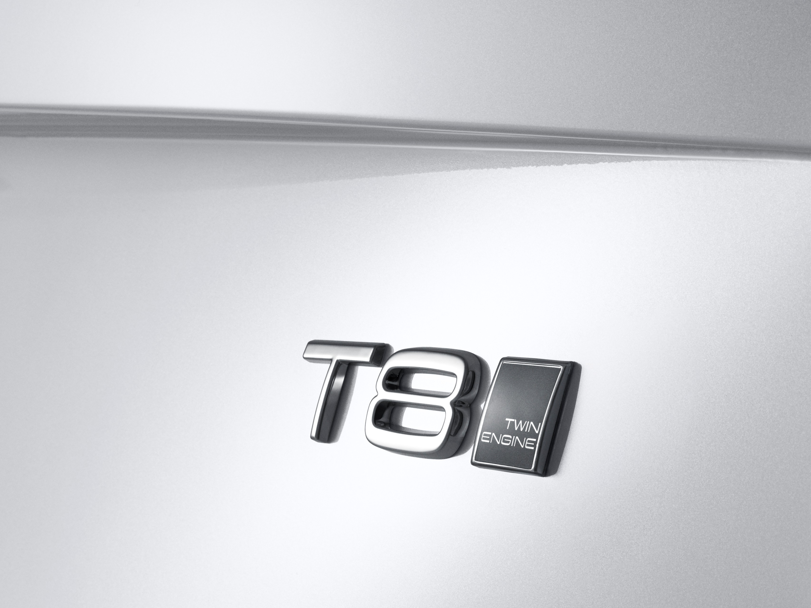 Oprócz napędu T8 w ofercie XC90 dostępne będą także