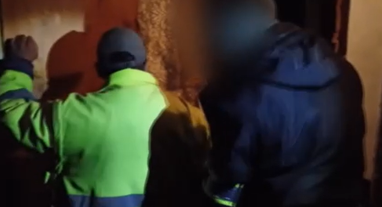 Vigyázzon kinek utal pénzt! Számlatartozásra hivatkozva csalt ki egymillió forintot három esztergomi férfi – videó