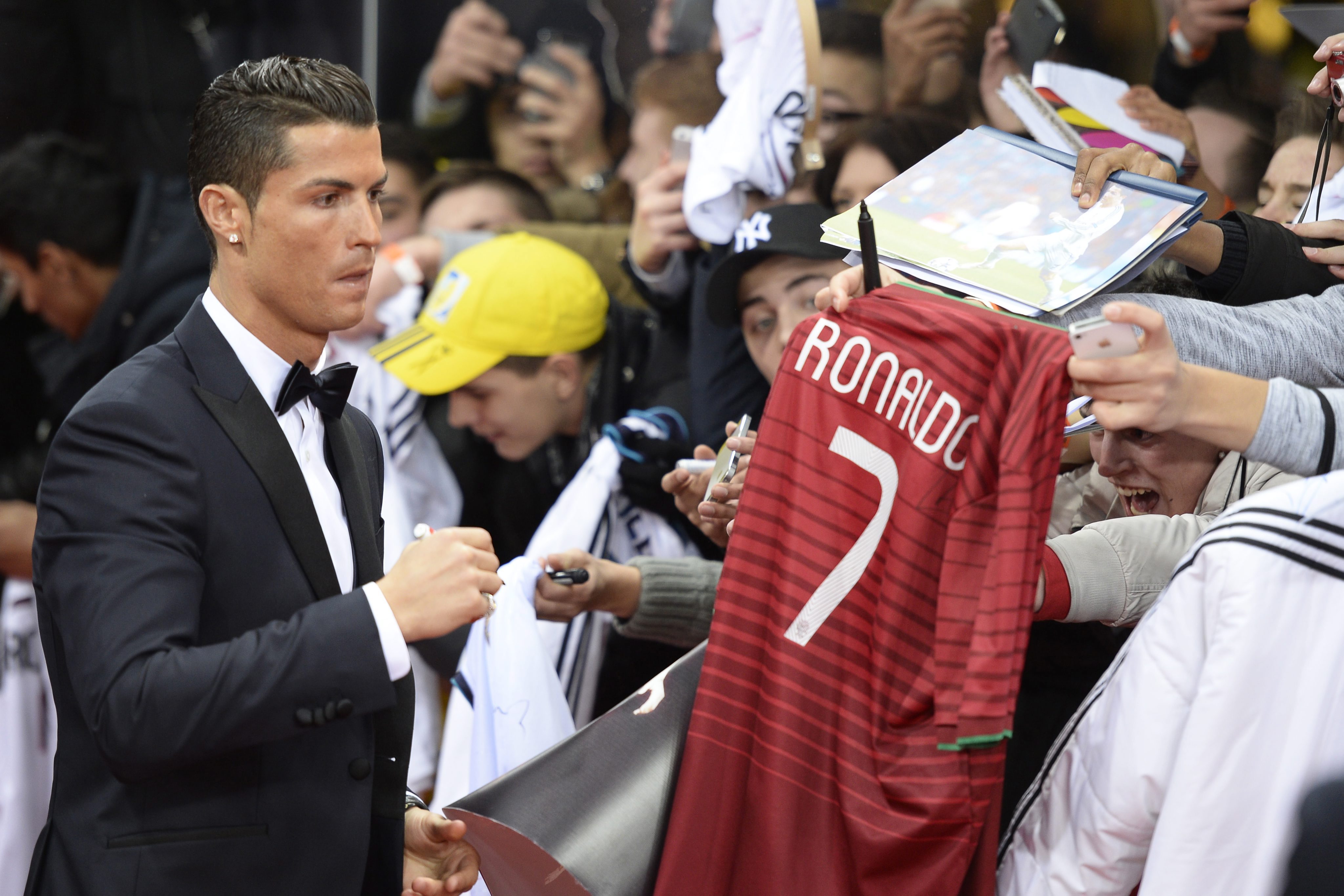 Cristiano Ronaldo Złotą Piłkę FIFA odbierał w asyście rodziny