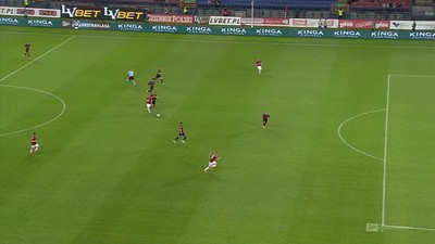 Wisła K. - Zagłębie (1:0): Carlitos posadził na ziemi Balicia, ale strzał napastnika był już przewidywalny dla Hładuna