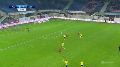 Piast - Arka (0:1): Vassiljev wciąż szuka formy z poprzedniego sezonu. Estończyk mógł wyrównać, ale zmarnował okazję