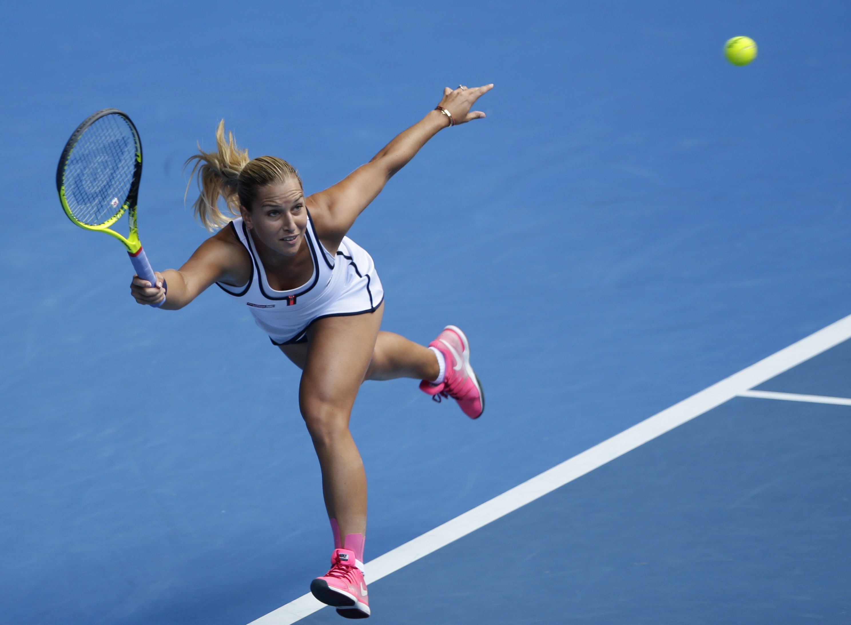 Australian Open: Piękna przegrała z bestią. Serena Williams lepsza od Dominiki Cibulkovej