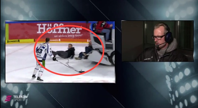 VIDEO: Hokejista musel utiecť z rozhovoru, v priamom prenose ho skoro  zrazila rolba