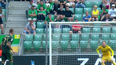 Śląsk - Piast (2:0): Sedlar huknął z dystansu i kolejny raz piłka zatrzymała się na poprzeczce! Gościom brakuje szczęścia