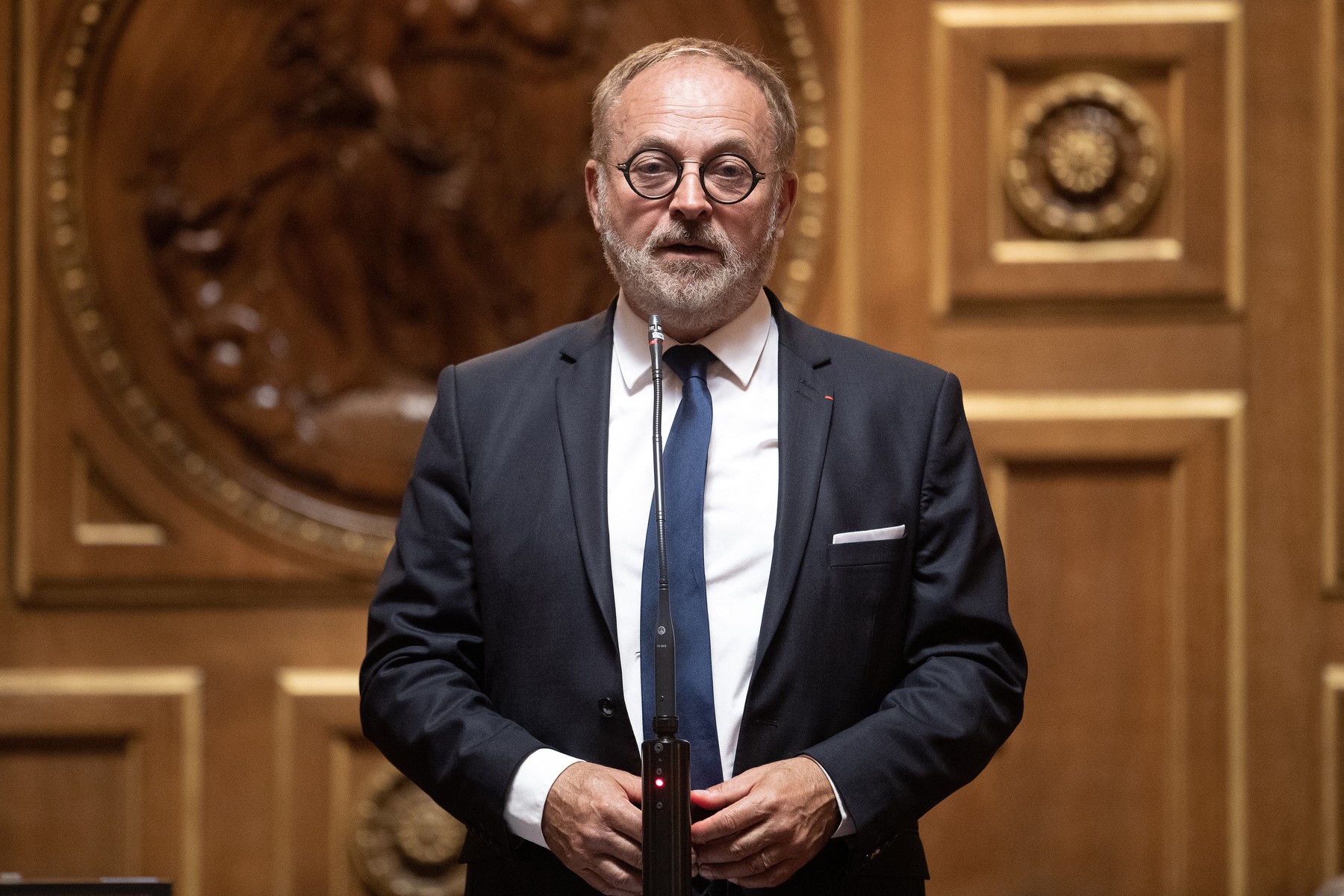 Őrizetbe vettek egy ismert politikust: bedrogozhatta képviselőtársát
