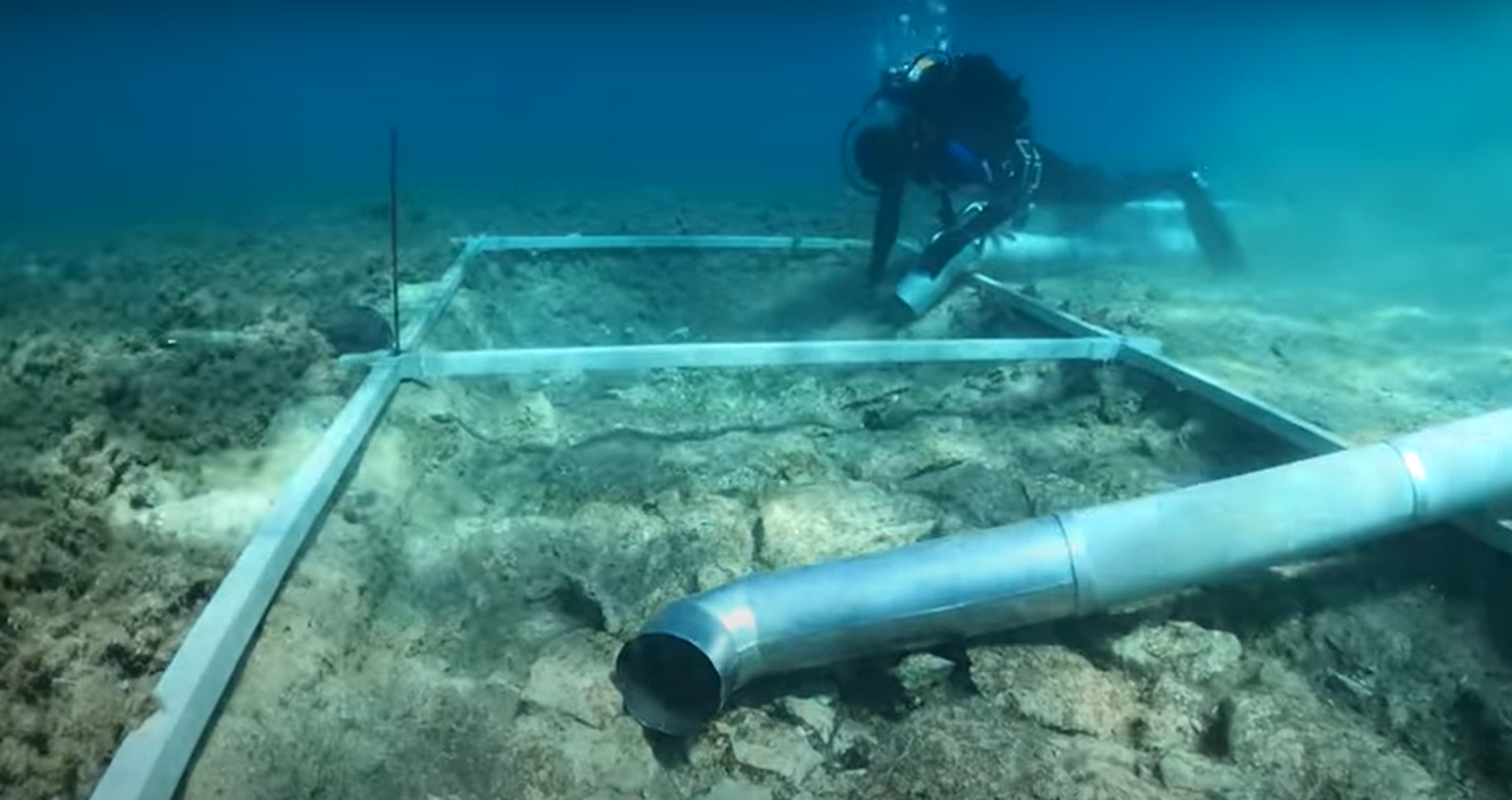 Az elsüllyedt sziget titkai: hétezer éves útra bukkantak a magyarok kedvenc üdülőhelyén – videó