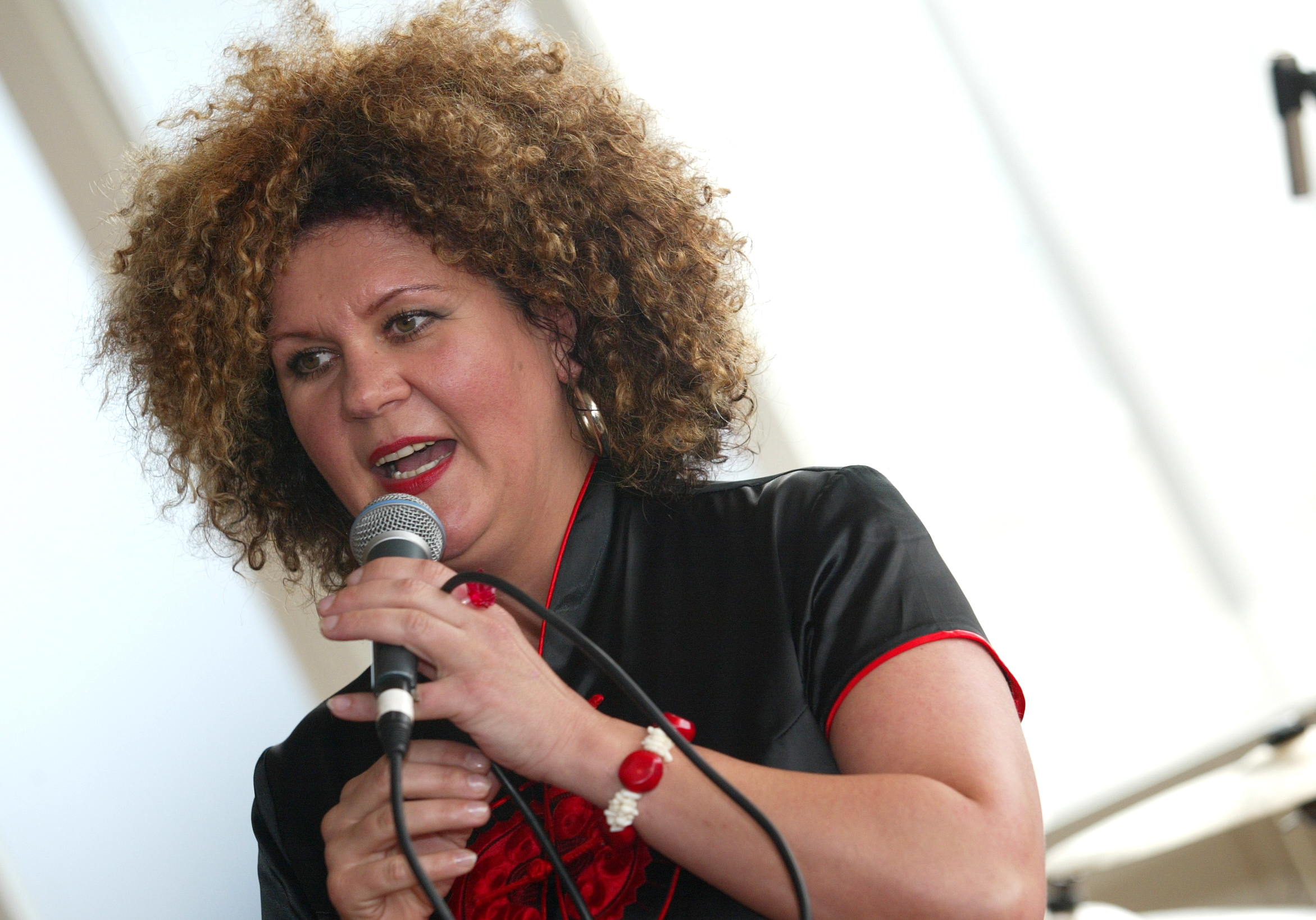 Brutális keblek: anyaszült meztelenre vetkőzött Soma Mamagésa, a férfiak pedig megőrültek - "Látom azt a bársonybőrű feszes kancát, aki most is vagyok "