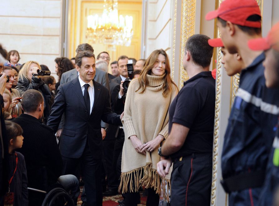 Szczęśliwi rodzice: Carla Bruni-Sarkozy i Nicolas Sarkozy – pierwsze wspólne zdjęcia po porodzie