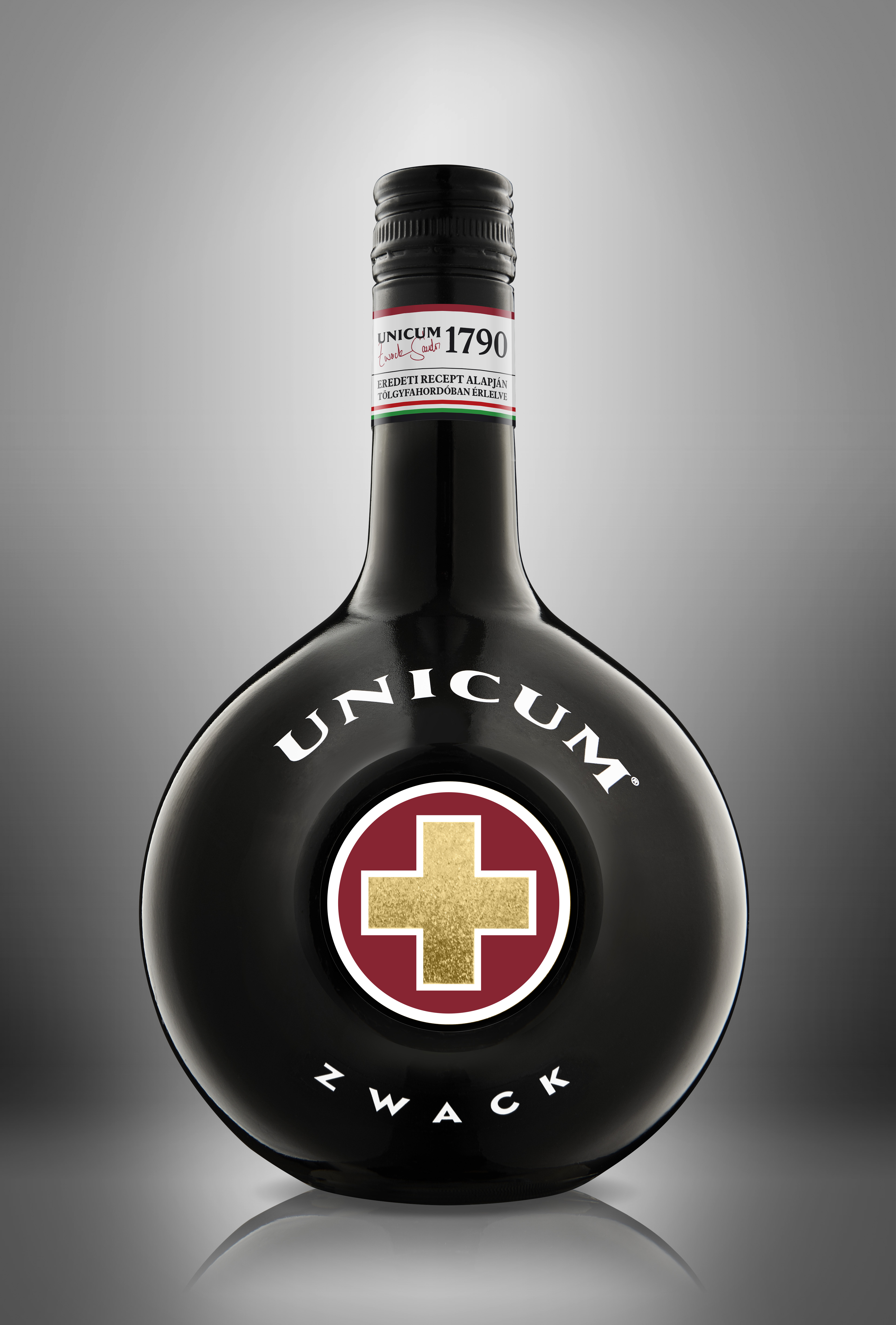 Nagy kedvencünk ez a gyomorkeserű, ami most megújul! Már új név található  az Unicum palackjain - Blikk