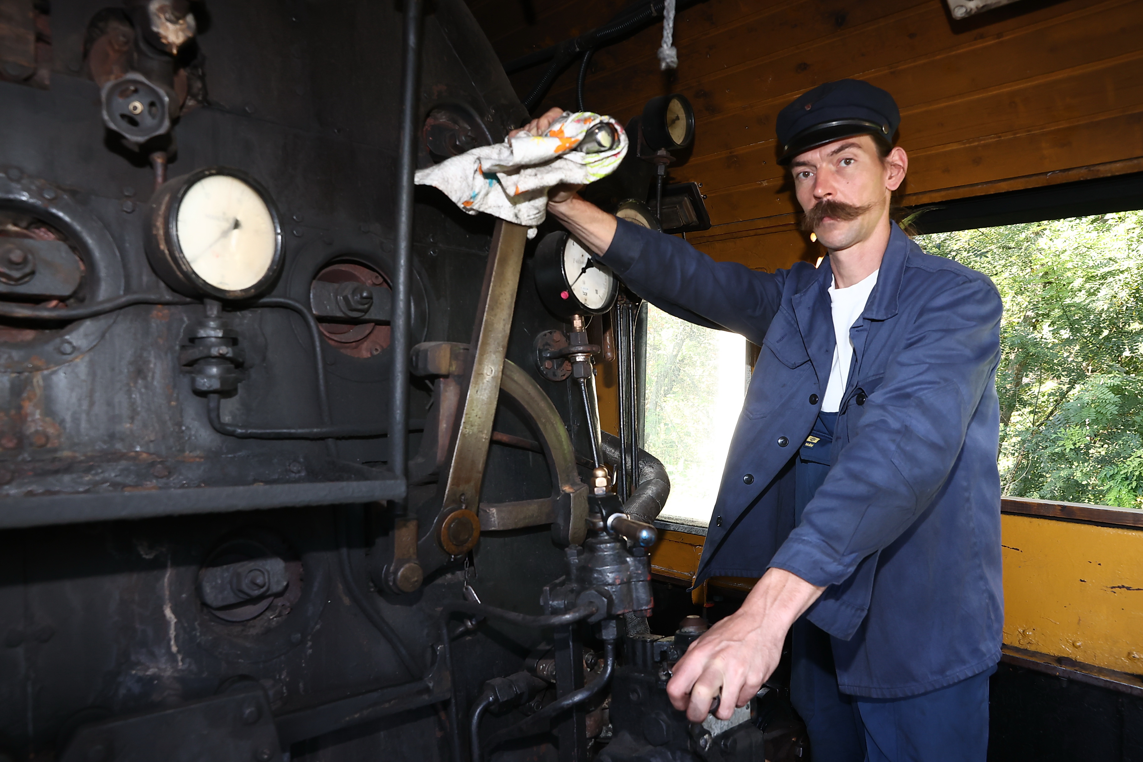 Még mindig fut a mozdony, amit Matuska Szilveszter fel akart robbantani: megtaláltuk a Bivaly vezetőjét