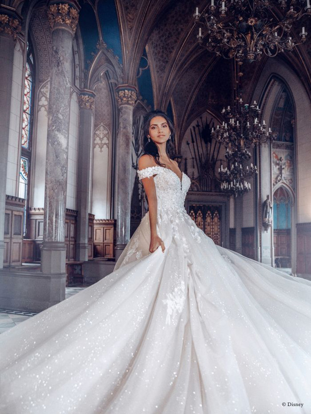 A Disney mesébe illő menyasszonyi ruha kollekciót dobott piacra - Glamour