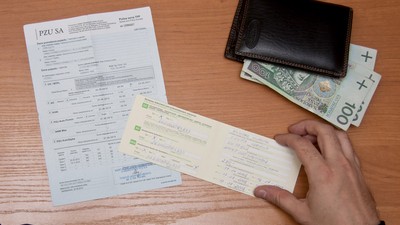Raport: najdroższe OC dla młodych, najtańsze dla osób w związkach małżeńskich