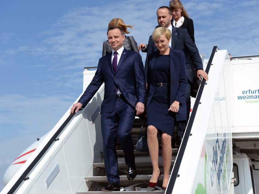 ... już po wylądowaniu w niemieckim Erfurt był zdecydowanie bliżej żony...
