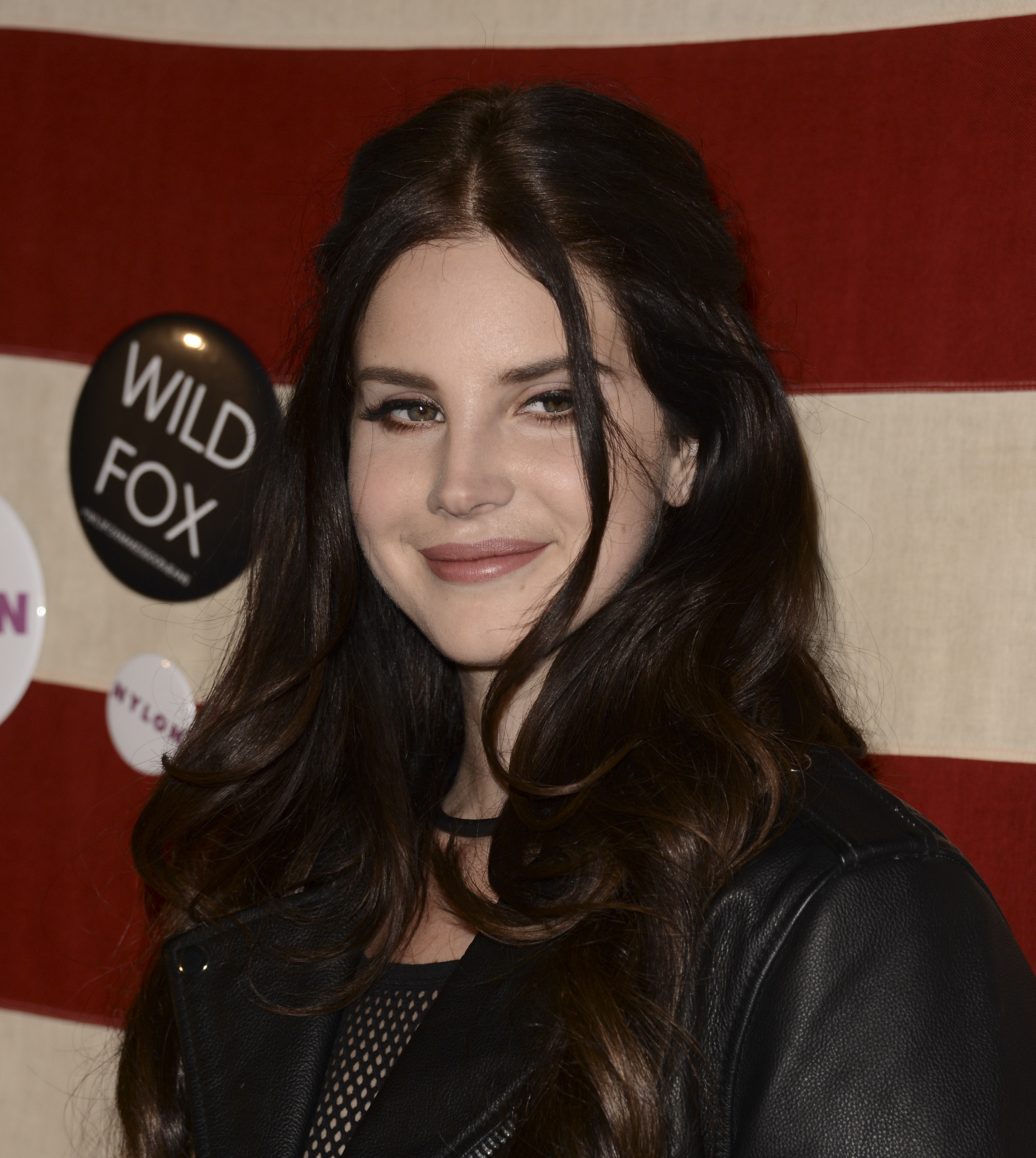 Lana Del Rey jako brunetka