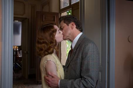 Emma Stone i Colin Firth w filmie