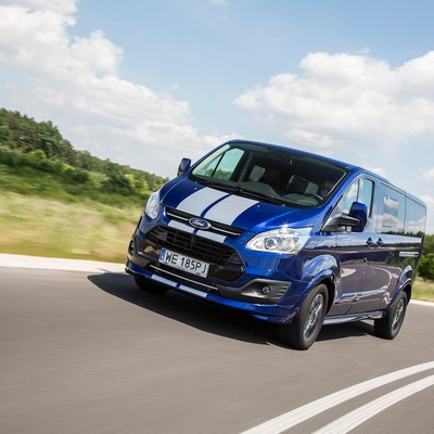 Ford Tourneo Custom 2.0 TDCi Sport - ośmioosobowy „sportowiec”