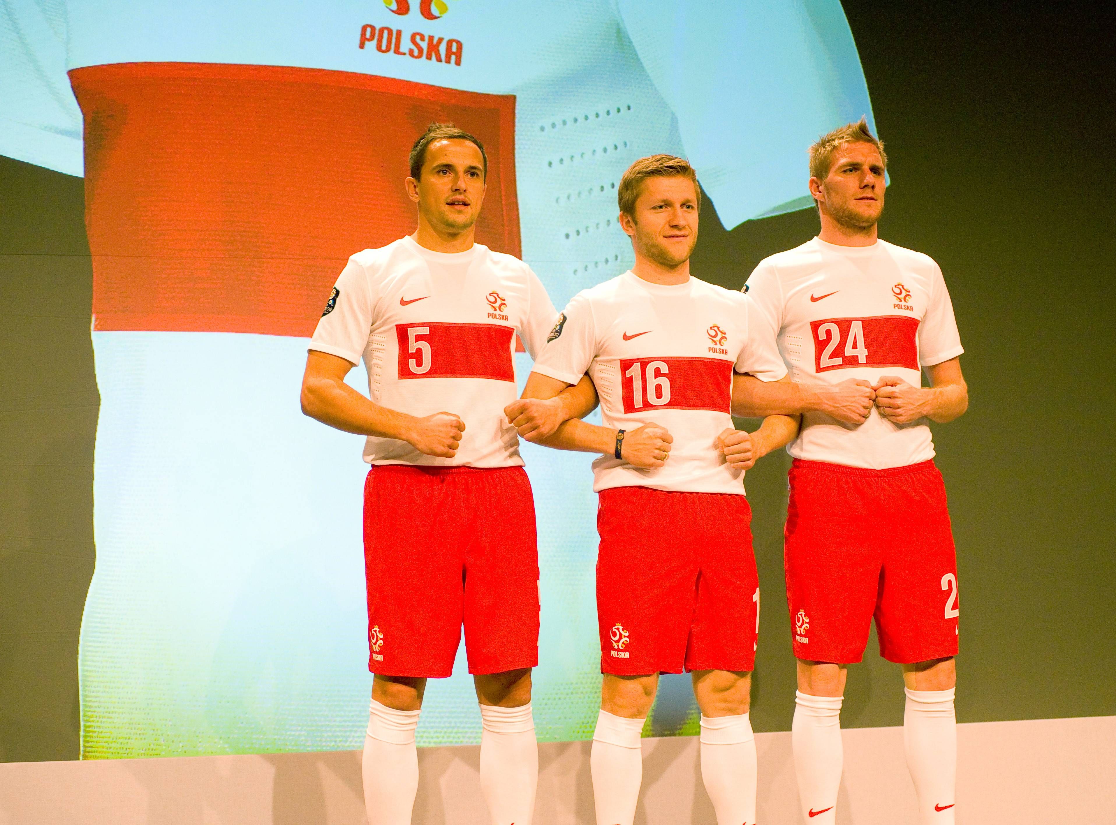 W takich strojach polscy piłkarze zagrają na Euro 2012