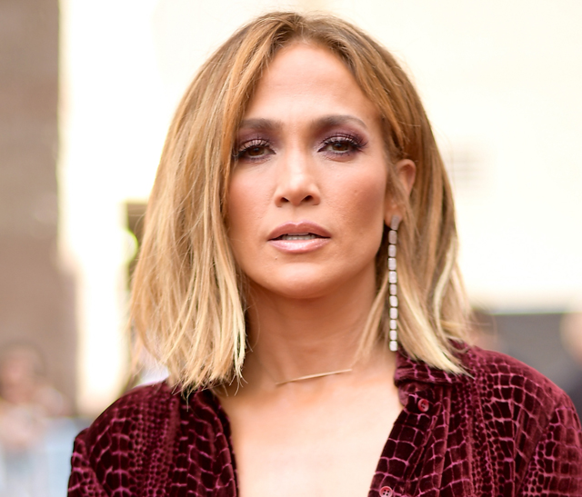 Ez 2020 egyenruhája: mindenki ezt hordja - te is és Jennifer Lopez is