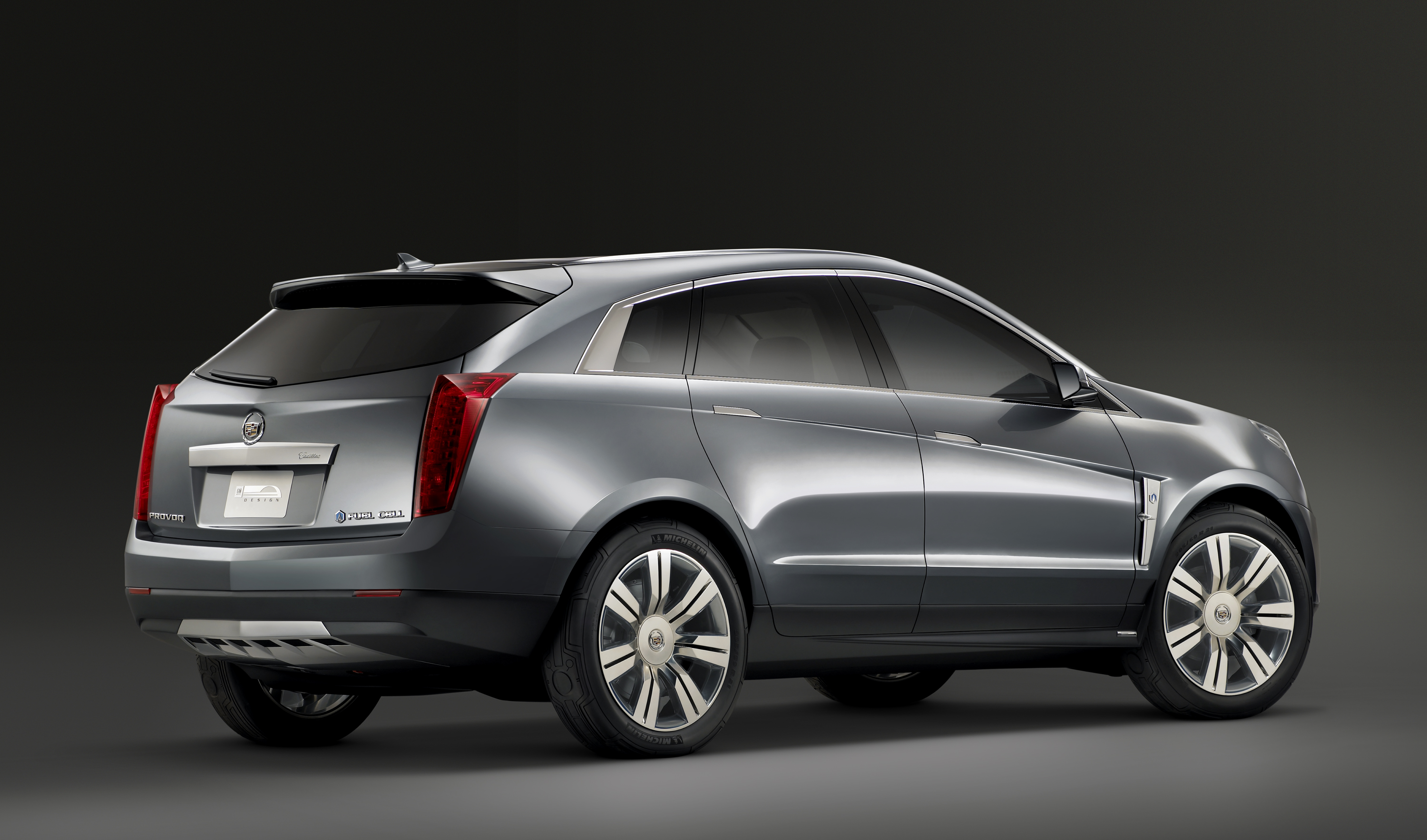 Pod karoserią ma piątą generację ogniw paliwowych General Motors i baterie litowo-jonowe