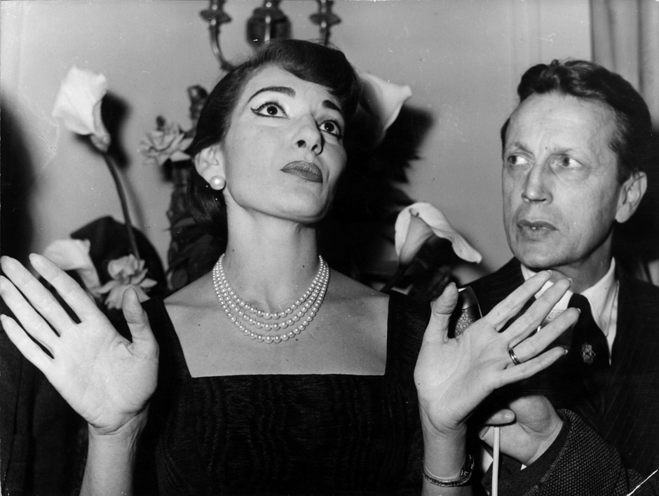 Maria Callas, 18 styczeń 1958, Maria przyjeżdża na swój 1. występ we Francji