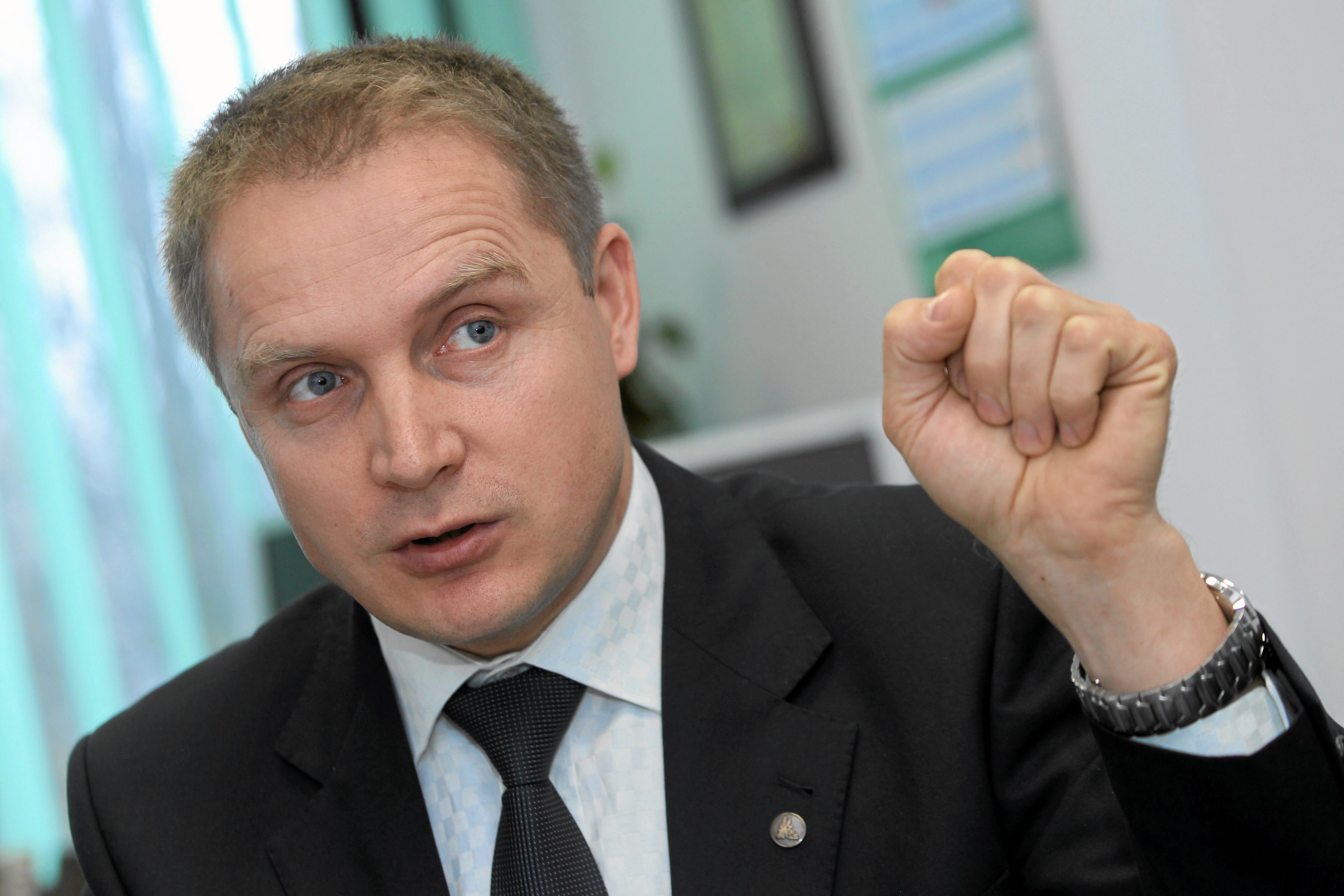Smolarz w Sejmie znalazł się niejako przez przypadek - wcześniej był m.in. prezesem KRUS. Ślubowanie złożył, gdy z mandatu zrezygnował Krzysztof Hetman.