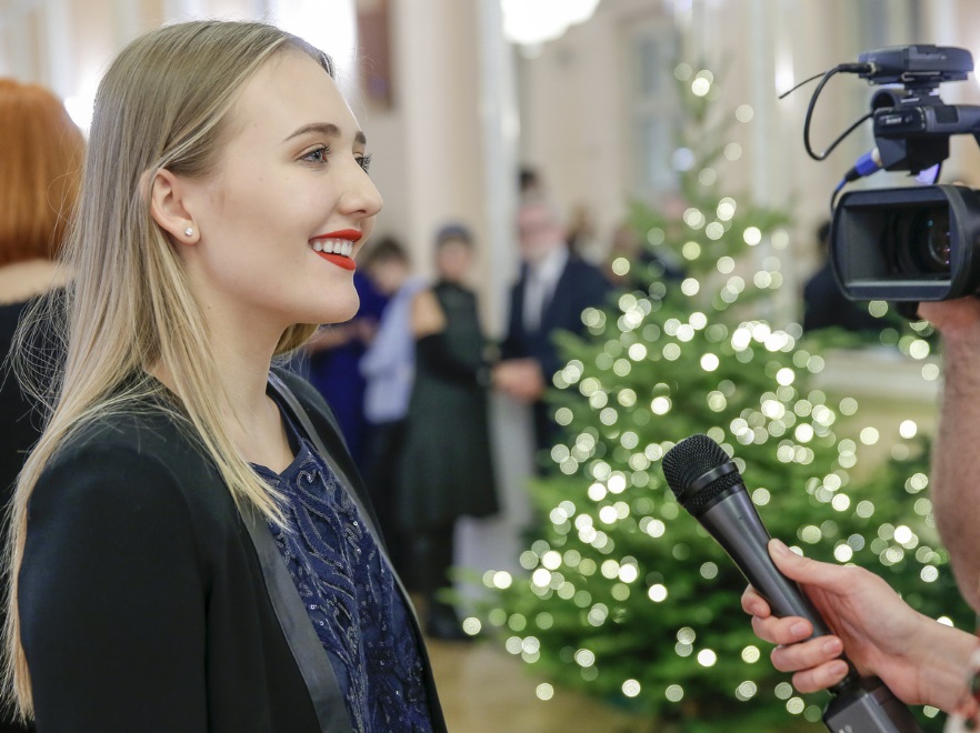 ... trudno nie zauważyć, że jest podobna do babci - szczególnie z uśmiechu. Też to widzicie?
