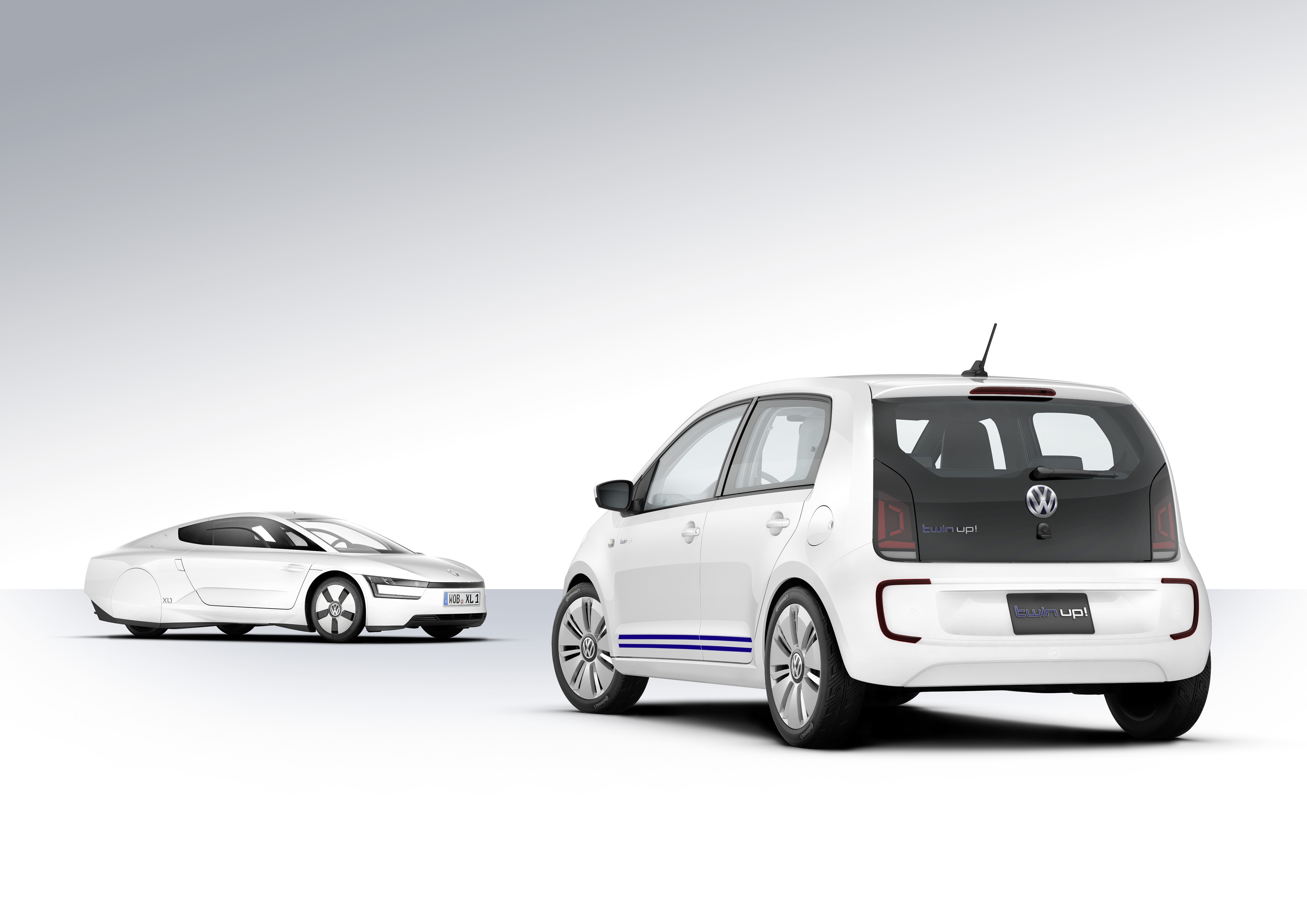 Części systemu napędowego - silnik wysokoprężny, silnik elektryczny i przekładnia dwusprzęgłowa DSG - są takie same, jak w uznawanym przez konstruktorów Volkswagena za najoszczędniejszy samochód świata, czyli w modelu XL1. Osiągi? Spalanie?