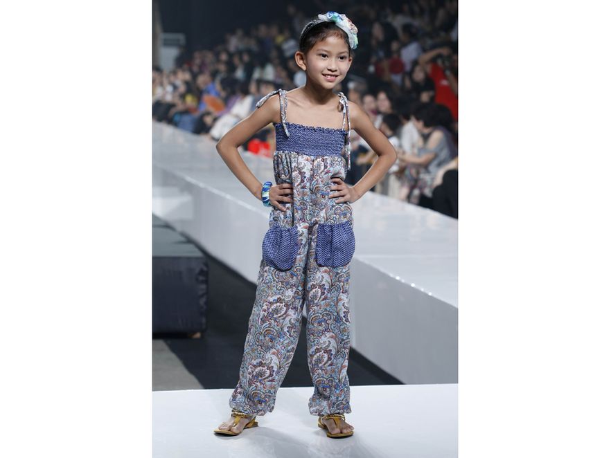 Moda dziecięca w kolekcji Sebastiana Gunawana na Jakarta Fashion Week 2010