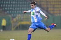 Skandal! Kibice Stomilu ogłuszyli petardą własnego piłkarza