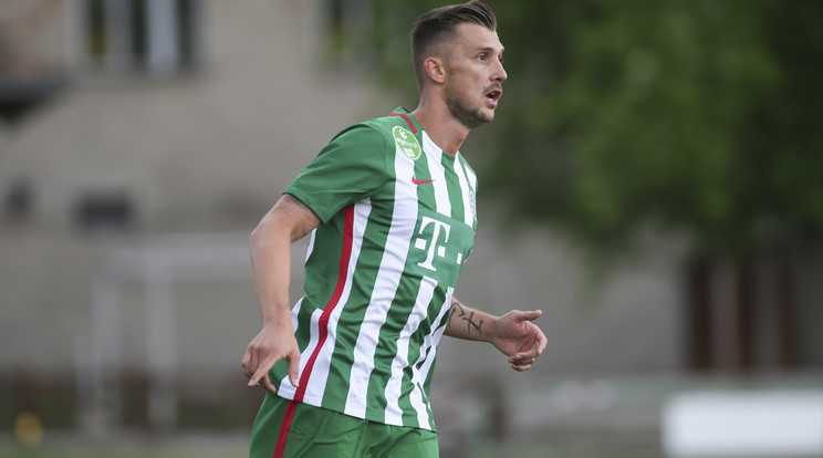 A norvégok elleni hazai vb-selejtező hőse, 
Priskin Tamás a Slovan 
Bratislavától
szerződött
haza a zöld-
fehérekhez/Fotó:Fradi