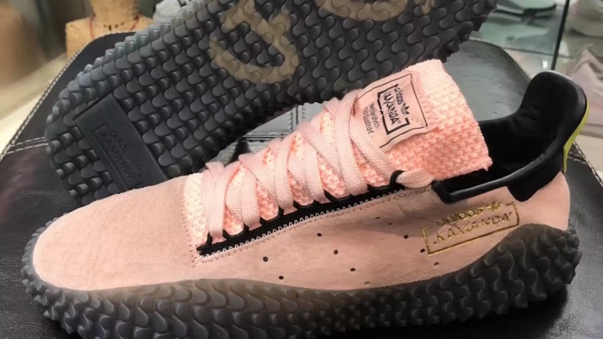 Dragon Ball Z x adidas Kamanda "Majin Buu". Pierwsze zdjęcia modelu