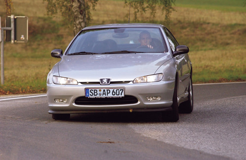 Peugeot 406 Coupe - Lew pręży muskuły