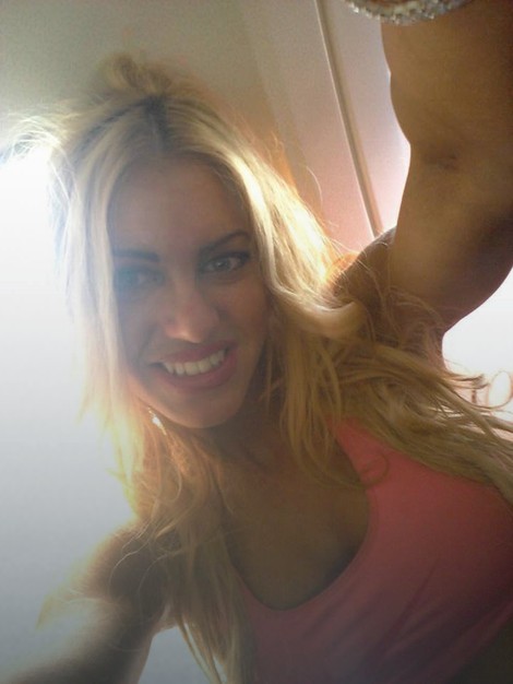 On traži nju, ona traži njega