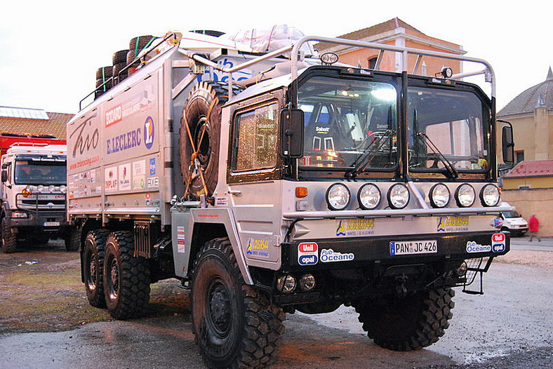 Rajd Dakar 2008: trwa badanie techniczne w Lizbonie