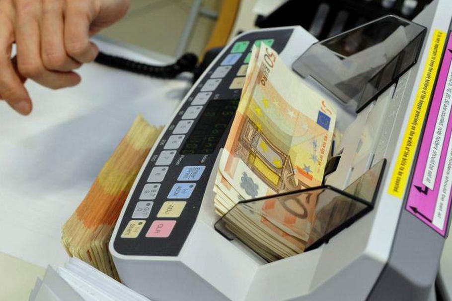 euro_pieniądze_pieniadze_banknoty_maszyna do liczenia