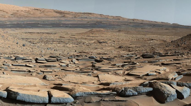 A Curiosity itt, a marsi Gale-kráterben fúrt le öt centire. Ezen a területen egykor tó lehetett /Fotó: NASA