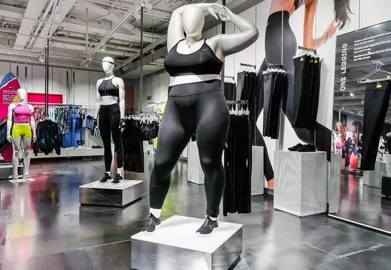 Manekiny w kształcie różnych kobiet. W końcu normalność w sklepie Nike