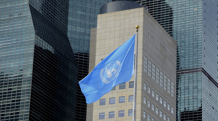 Szűk fél órára kiürítették az ENSZ székházát / Fotó: MTI Bruzák Noémi