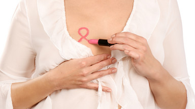 Zbadaj piersi. Rak piersi wykryty we wczesnym stadium może być całkowicie uleczalny