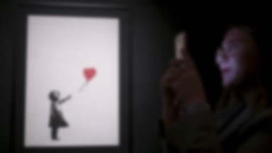 Banksy pokazuje wideo o kulisach samozniszczenia obrazu w Sotheby