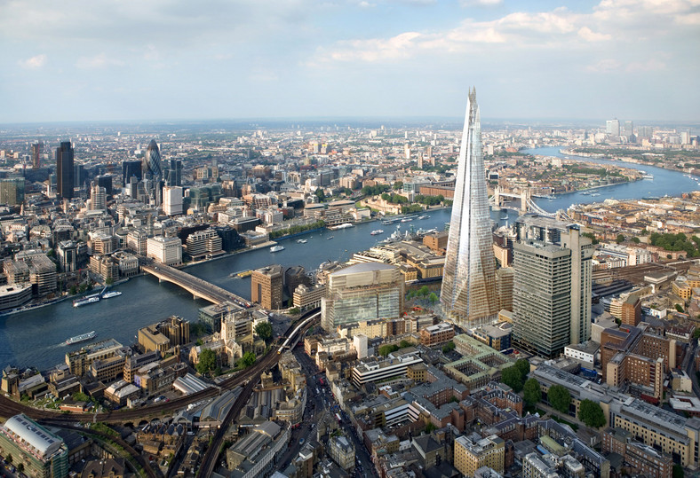 Shard London Bridge ma mieć 305 m (310 m z anteną) i 73 piętra i po ukończeniu w 2012 r. będzie najwyższym budynkiem w Unii Europejskiej.
