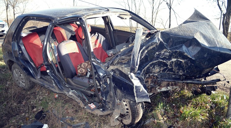 Balesetben halt meg egy 40 éves férfi / Fotó: police.hu